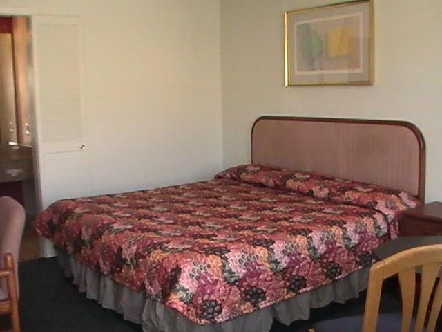 Hometown Inn Galion Quarto foto